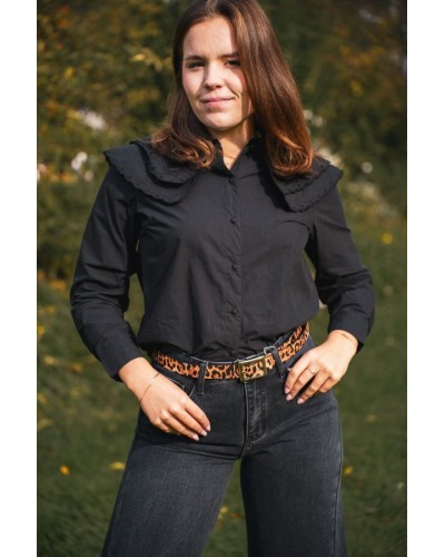 Blouse à col volant brodée