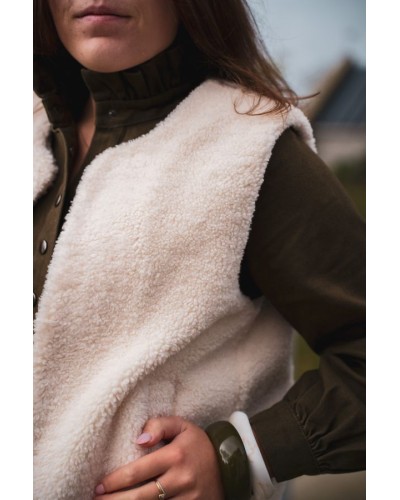 Gilet sans manches en moumoute