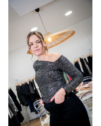 Top asymétrique à sequins